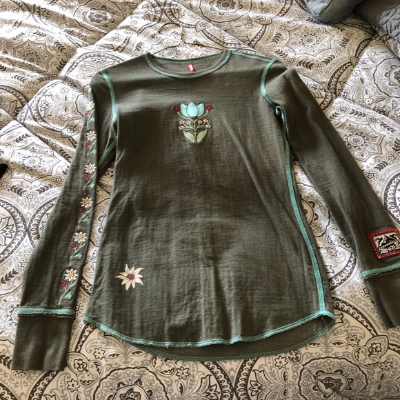 Women’s Alp n Rock ski sweater, size 2. NWOT - Picture 3 of 3